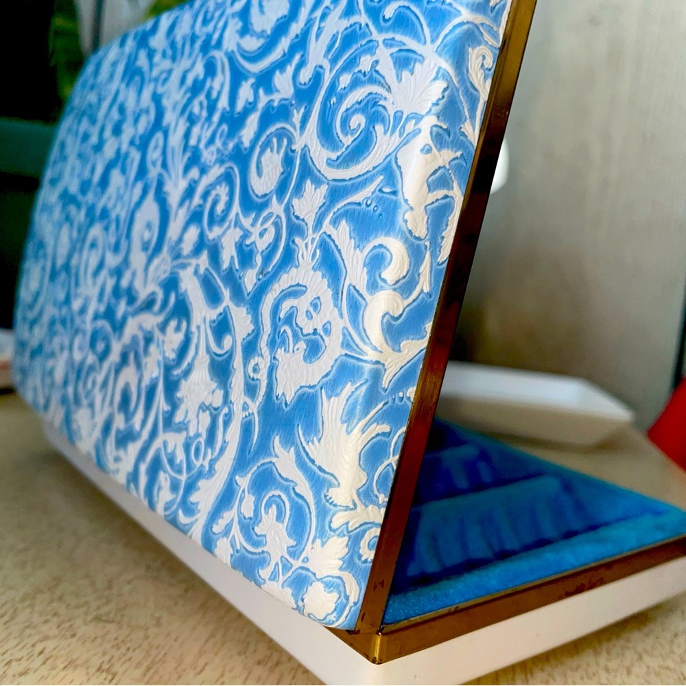 Vintage MELE Hard Clam Shell Travel Jewelry Box